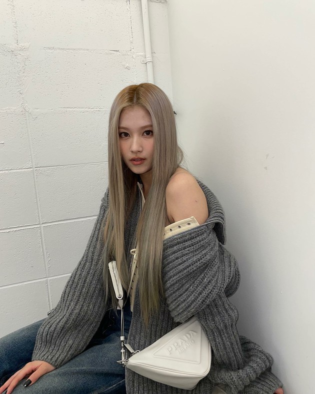 TWICE サナ Yes, I am Sana #15 ⋆ ⋆ ⋆ ⋆ ⋆ [SCAN] Yes, I am Sana 1st