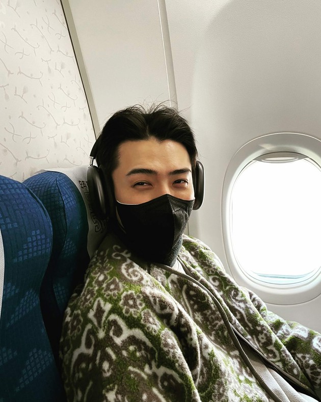 EXO」セフン、スホが撮った飛行機搭乗中の写真を公開 | K-POP、韓国
