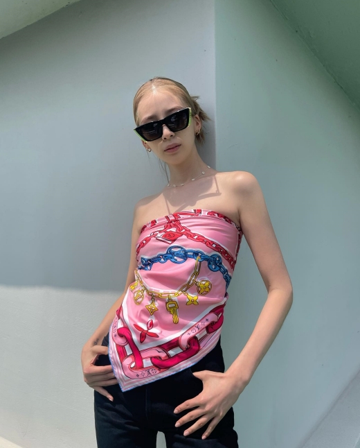 ”グローバルモデル”アイリーン、今はサッカーに夢中…直角肩のデコルテラインでモデルの威厳 KPOP、韓国エンタメニュース、取材レポート