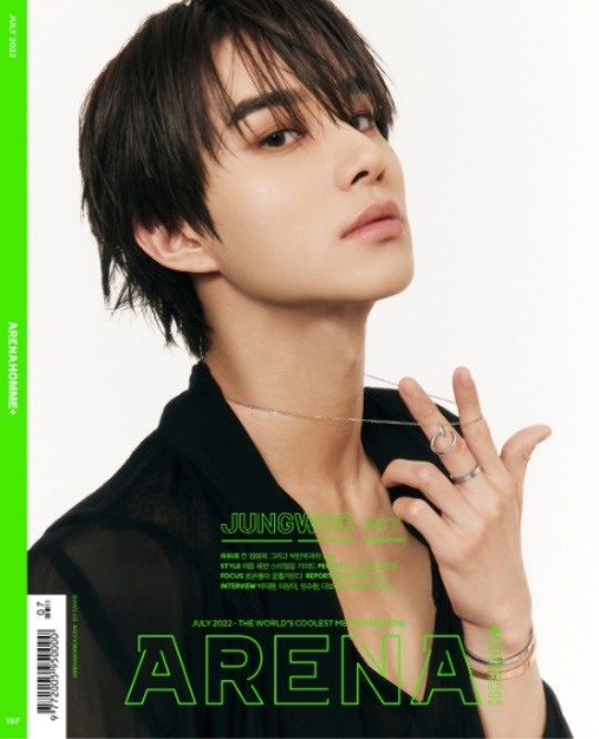 NCT」ジョンウ、「デビュー直後プレッシャーに悩んだ…今は新しい挑戦に