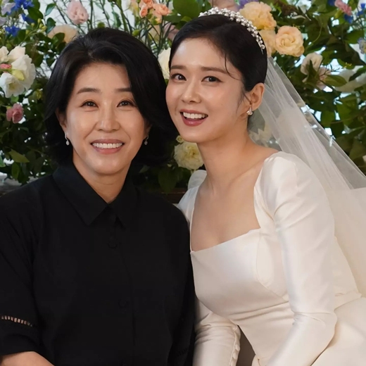 女優キム・ミギョン、母娘役で共演したチャン・ナラの結婚を祝福