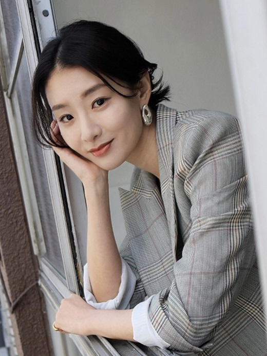 韓国籍の女優ヒョンリ（玄 …