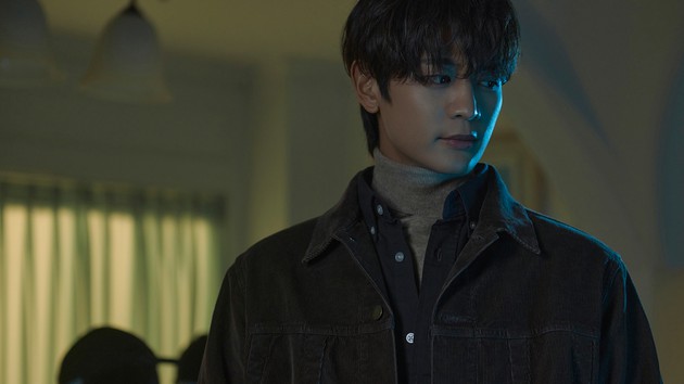 SHINee」ミンホの初めてのソロアルバム「CHASE」、フィーチャリングで