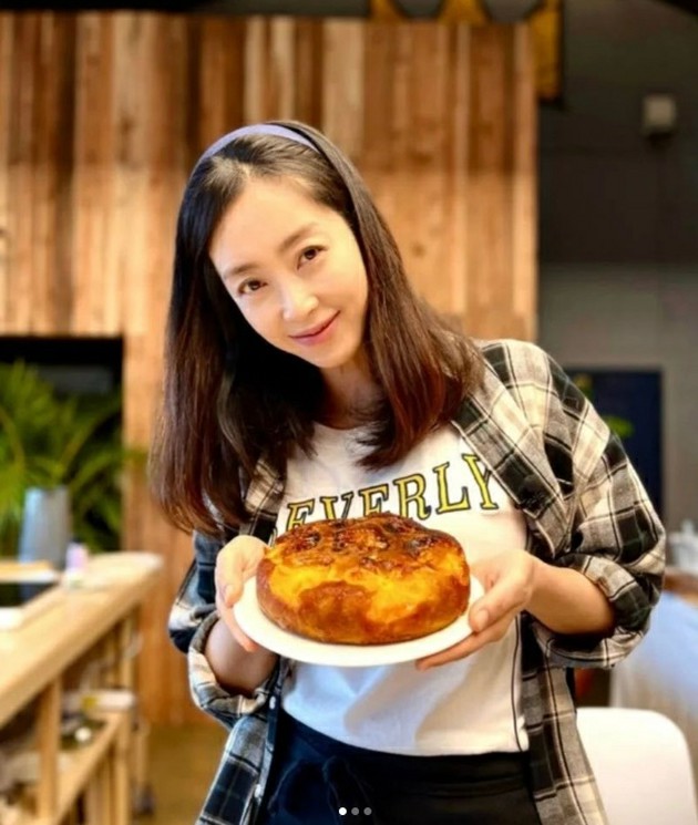 女優ソン・ユナ、本当に51歳!?全盛期の美貌を更新中 KPOP、韓国エンタメニュース、取材レポートならコレポ!