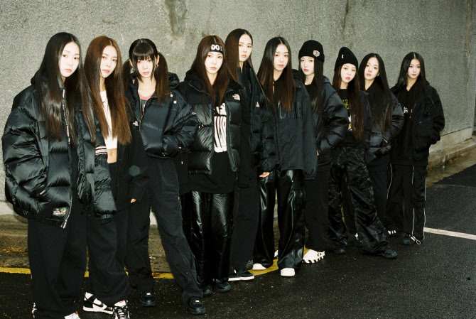 「tripleS」、「Rising」MV1000万ビュー突破…10人組としての初の活動曲 | K-POP、韓国エンタメニュース、取材レポート ...