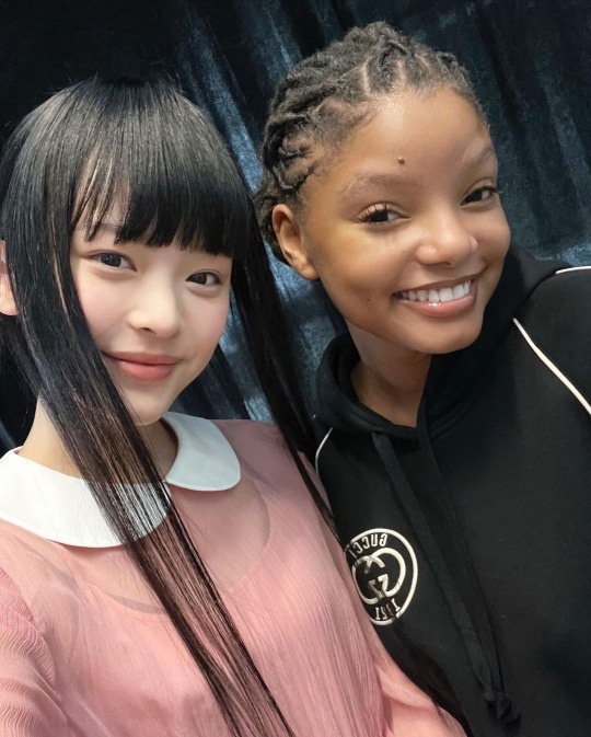 HANNI（NewJeans）、”実写版アリエル”ハリー・ベイリーとの2ショット公開 ”グローバルな人脈”が話題に KPOP、韓国エンタ