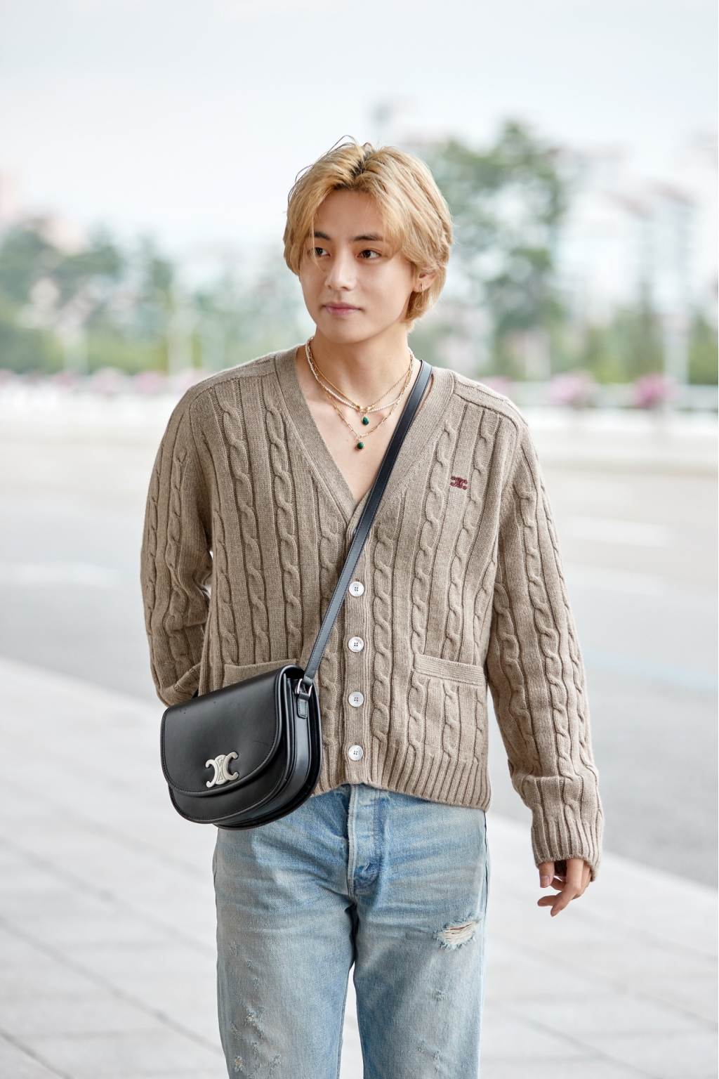 CELINE 【BTSテテ着用】22AW AMY DORIAN カーディガン CELINE 【BTSテテ着用】22AW AMY DORIAN カーディガン