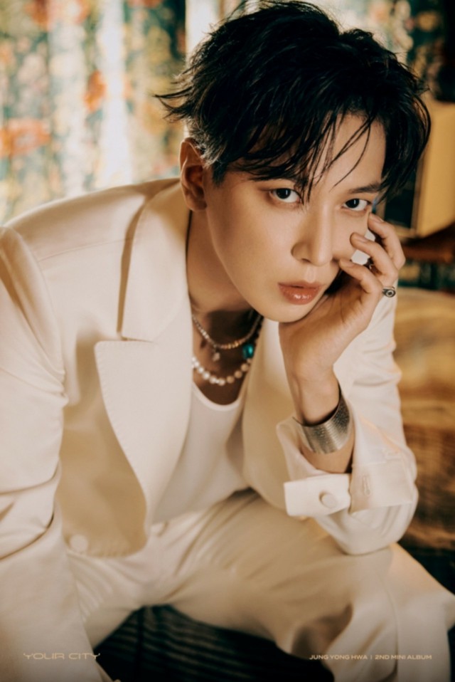 CNBLUE - 新品･未開封 藍 ジョン・ヨンファ 中国写真集 PHOTO BOOK Ver. 【早期購入特典あり】 CNBLUE ヨンファ One