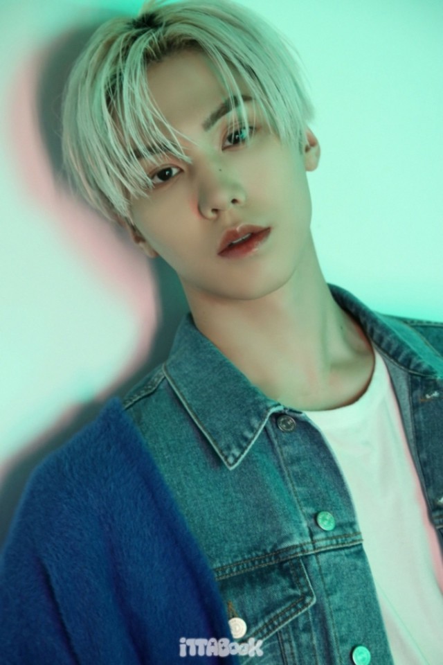 ASTRO ラキ セット ASTRO ラキ ROCK トレカセット - メルカリ