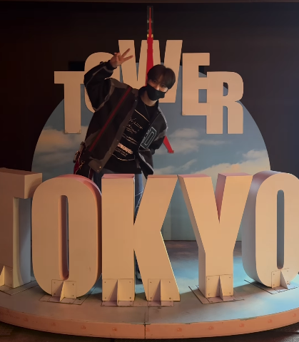 ジェジュン、東京タワーのフォトスポットでセルフ撮影を楽しむキュートな姿（動画あり） | K-POP、韓国エンタメニュース、取材レポートならコレポ！