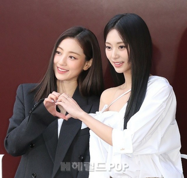 TWICE シュスジェ ssjyp I GOT YOU ジヒョ ツウィ フォト】「TWICE」ジヒョ＆ツウィ、グッチのイベントに参加…仲良く