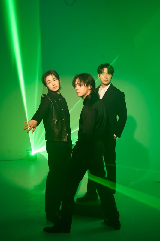 FTISLAND」、オールブラックのカリスマ性発散…単独コンサートポスター撮影現場ビハインド公開 |  K-POP、韓国エンタメニュース、取材レポートならコレポ！