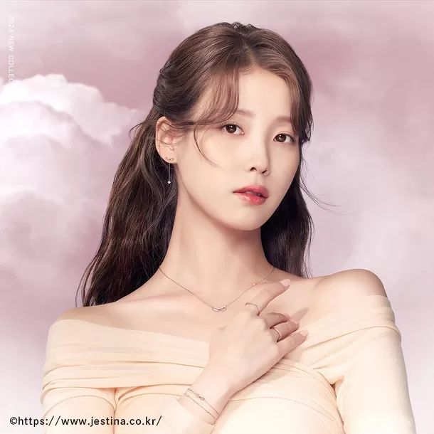 情報】IU（アイユー）イメージモデルの韓国ブランド「J.ESTINA」が