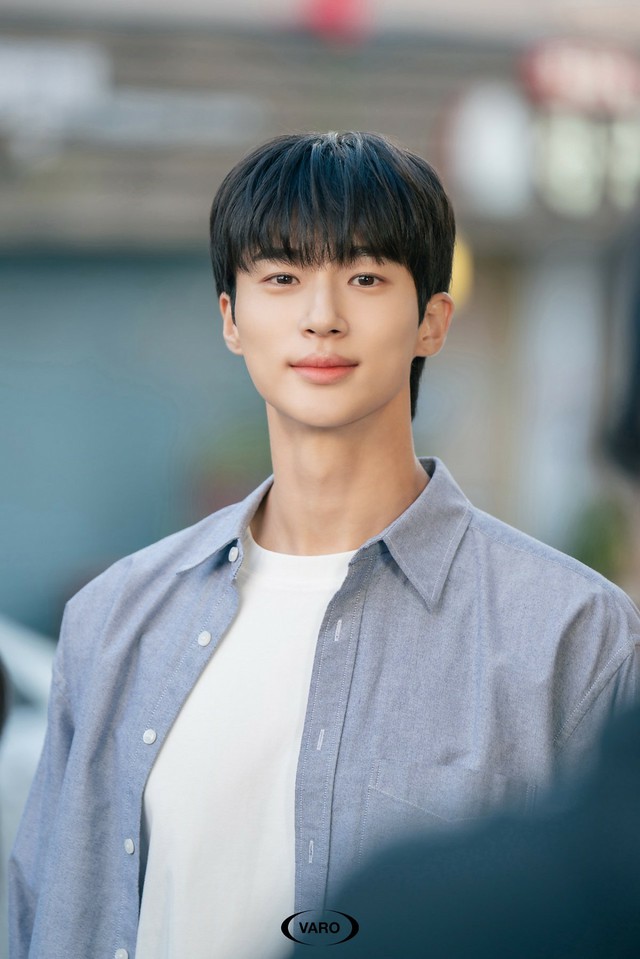 俳優ピョン・ウソク、ドラマ「ソンジェ背負って走れ」の撮影現場を公開