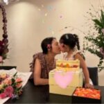 女優チェ・ジウ、娘からのキスに満面の笑み…幸せな49歳の誕生日