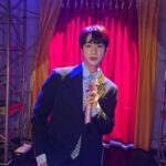 「BTS」JIN、ダンディなスーツ姿でイケメンさアップ…1stソロアルバム「Happy」発売記念ファンショーケースビハインド公開