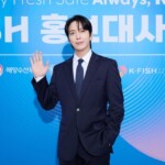 「CNBLUE」ジョン・ヨンファ、ダンディなスーツ姿で広報大使の威厳