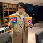 ジェジュン、両手にポップコーンで映画鑑賞？…「J- partyで会いましょう」