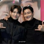 「東方神起」チャンミン＆「SUPER JUNIOR」シウォン、心までほっこりするツーショット…映画「童話ですが、青少年は観覧不可です」公開前舞台あいさつに参加