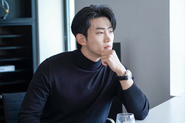 2PM　テギョン⑰ 2PM テギョン⑰ 2PM」テギョン、高級ウォッチもかすむ高貴で頼もしい