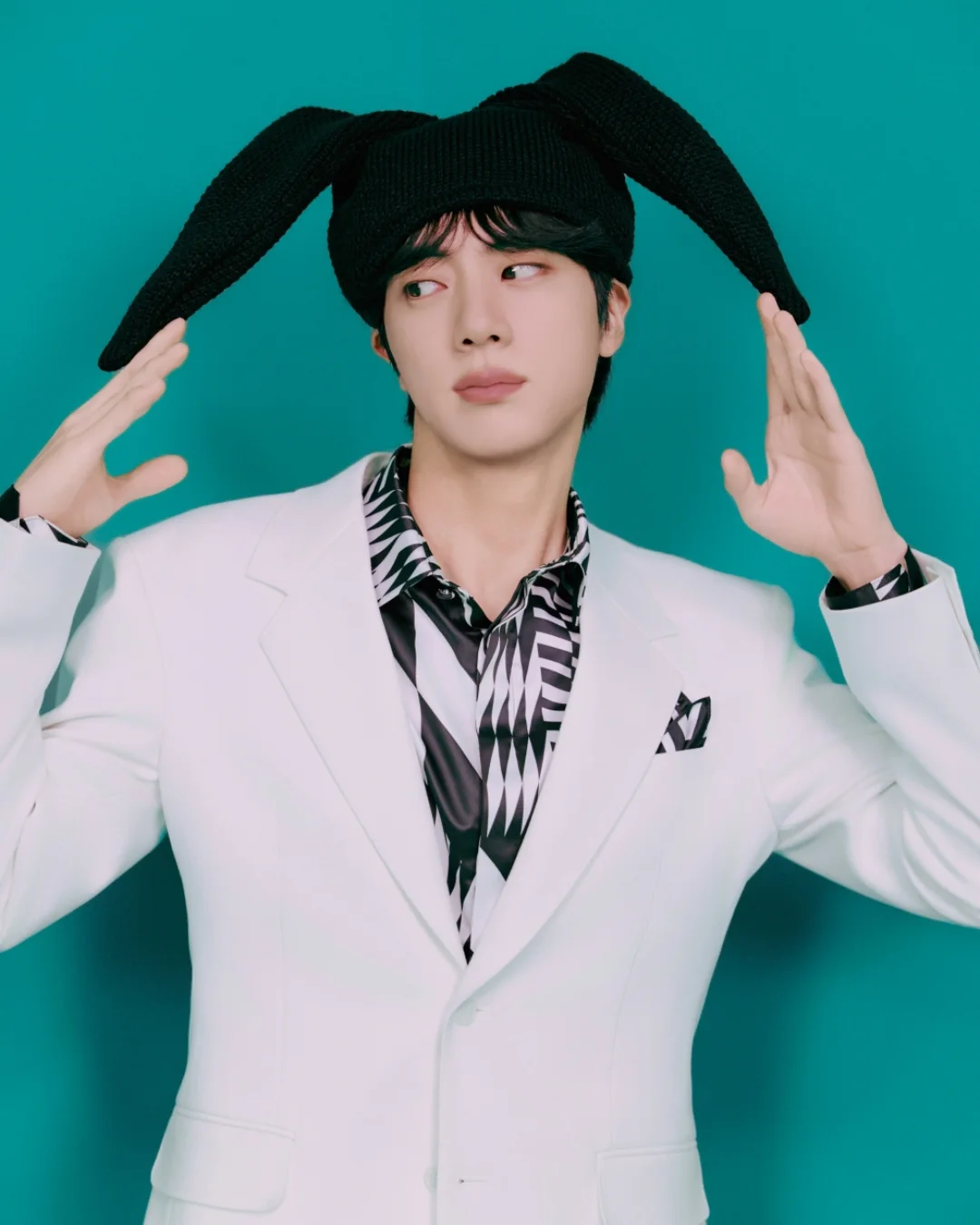 BTS」JIN＆J-HOPE、お互いに入れ替わったコンセプトも良く似合う