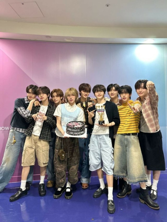 CRAVITY」、カムバックしてすぐに音楽番組2冠王…“「CRAVITY」らしく