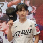 カン・ヒョンソク、人生初の始球式で勝利の妖精…「忘れられない経験」