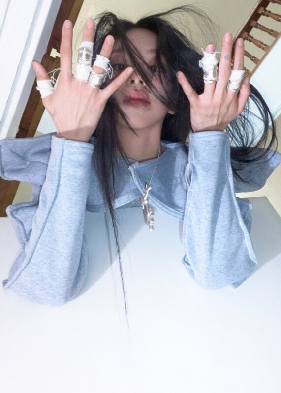 TWICE」チェヨン、ソロデビュー作でファンタジーの世界へと招待…奥深い