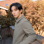 「2PM」ジュノ、秋のムードにあふれたシンプルなシャツスタイル