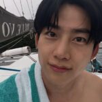 「2PM」テギョン、ヨットの上で過ごす優雅なひととき…鍛えられた背中の筋肉が感嘆誘う