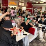 「SUPER JUNIOR」、現地ファンも知らなかった近況…「8人でカメラ８台を持ってハンバーガーを食べる」