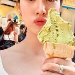 「少女時代」ソヒョン、旅行を楽しむ近況…清純で可憐なビジュアル