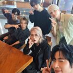 「TOMORROW X TOGETHER」、「L’Arc～en～Ciel」HYDEと一緒にピース！