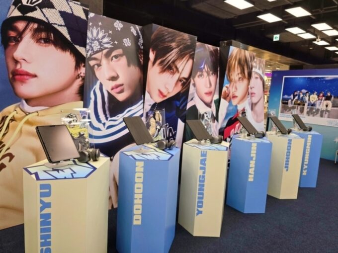 TWS」、ニューアルバム「play hard」のリリース記念ポップアップストア