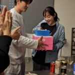 「2PM」ジュノ＆キム・ミンハ、「テプン商事」のクランクアップ前に第3話を団体視聴…“もっと面白くなる”（動画あり）