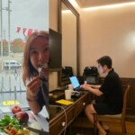女優シン・エラ、夫チャ・インピョが講義準備中に旅行太りで後悔「食べる量を減らさなきゃ」 女優シン・エラ、夫チャ・インピョが講義準備中に旅行太りで後悔「食べる量を減らさなきゃ」