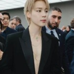 「BTS」JIMIN、ブラックとゴールドでセクシーな魅力アピール…「ディオール」パリコレクションを掌握