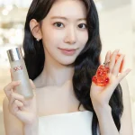 宮脇咲良(LE SSERAFIM)、森香澄、宮﨑優、SK-II ホリデーコレクション発売を記念したポップアップストアに来場！【SK-II】   グローバルブランドアンバサダーMina(TWICE)動画あり