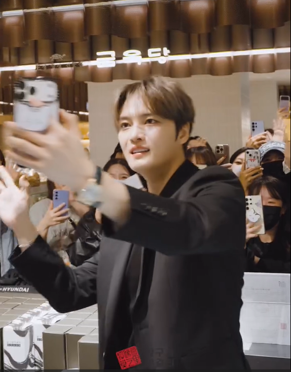 キム・ジェジュン、自身がローンチした「アックジョン(狎鴎亭)マッコリ」ポップアップストアを開催 キム・ジェジュン、自身がローンチした「アックジョン(狎鴎亭)マッコリ」ポップアップストアを開催