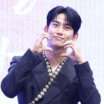 “来年春結婚”「2PM」テギョンの新居のインテリアが公開される…木・金属・石を活用したインテリア
