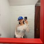 「TWICE」ジヒョ、家族旅行中にも破格のシースルールック… くらくらするグラマーは違うね