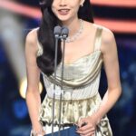 【情報】【ルイ·ヴィトン】ホヨン、第46回青龍映画賞にてルイ·ヴィトンのカスタムメイドドレスを着用