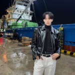 「2PM」イ・ジュノ、ブラックのレザージャケットでテプンに変身…「に出勤しましょう」 「2PM」イ・ジュノ、ブラックのレザージャケットでテプンに変身…「に出勤しましょう」