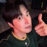 「東方神起」ユンホ、ニット姿であたたかいオーラ