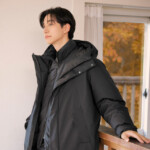 「2PM」イ・ジュノ、シンプルなオールブラックファッションで大人の魅力
