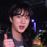 「BTS」JIN、J-HOPE＆JUNG KOOK＆V＆JIMINと一緒に走り切った…「ソクジンのバックステージ密着取材」（動画あり）