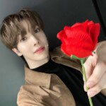 「n.SSign」カズタ、赤い花をさし出してミュージカル「愛の不時着」大盛況で終了