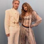 「BLACKPINK」リサ、ルイ・ヴィトンのイベントで会った「Stray Kids」フィリックス＆俳優コン・ユとのツーショットを公開