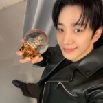 「2PM」ジュノ、レザージャケットスタイルで冬のときめきがいっぱいのまなざし…“もうすぐクリスマスだなんて”