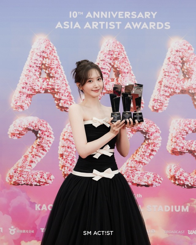 ユナ（少女時代）、「AAA 2025」で大賞を含む3冠を獲得 | K-POP、韓国